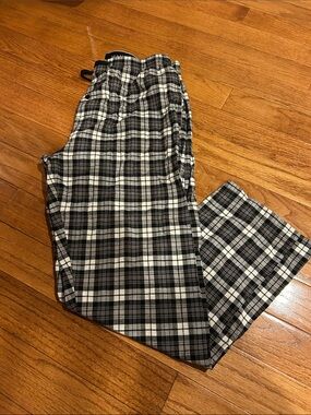 Hanes Black and White Plaid Men's pajama bottoms